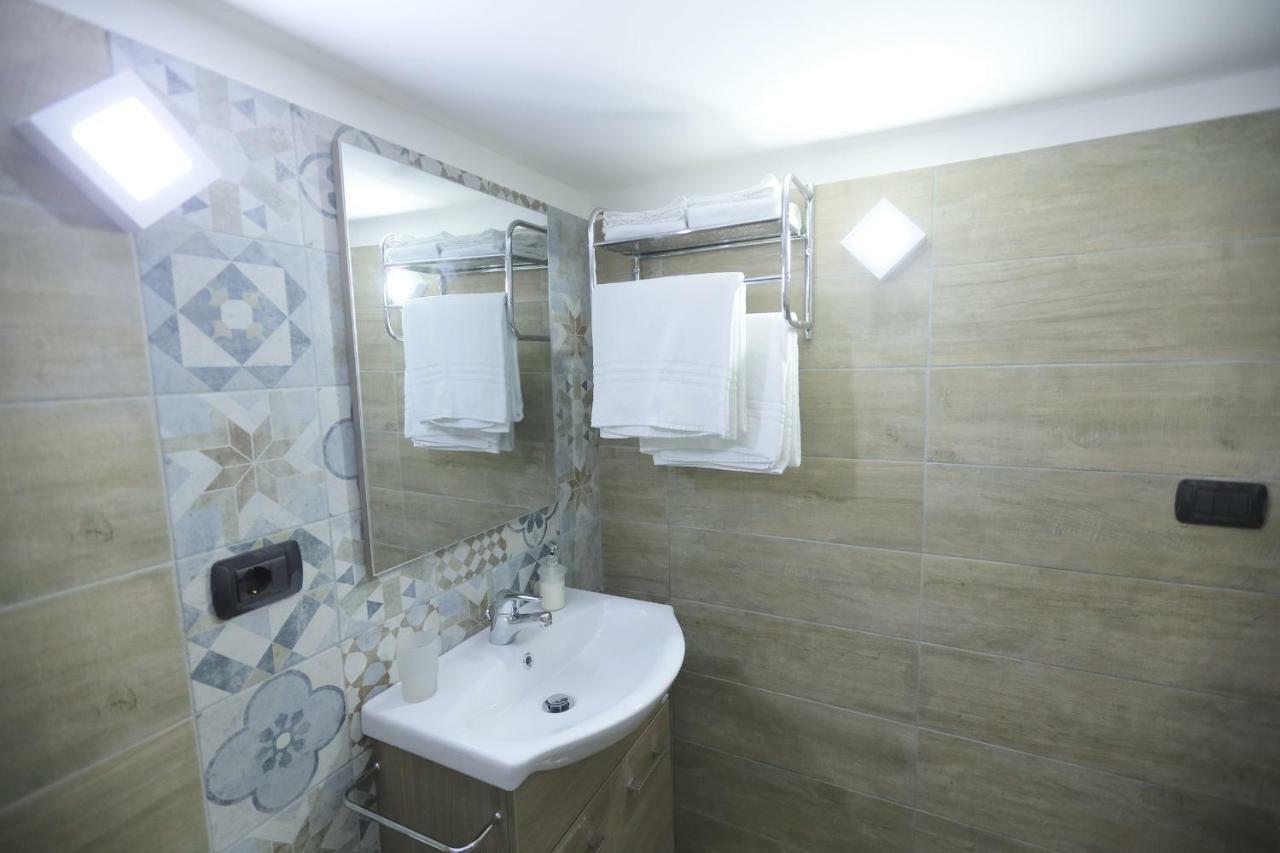 נאפולי Santa Chiara Apartment מראה חיצוני תמונה